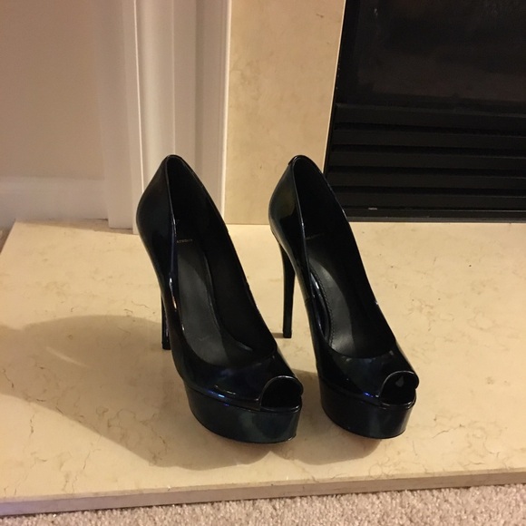 B. Brian Atwood NWT Bambola Oil Slick Peep Pumps - Picture 3 of 8